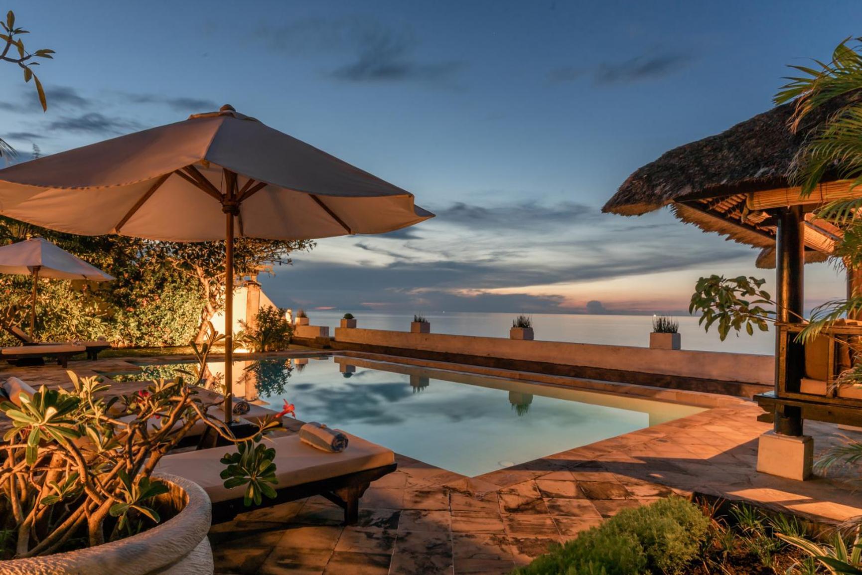 Gorgeous Beachfront Villa Lovina Banjar  Exterior photo