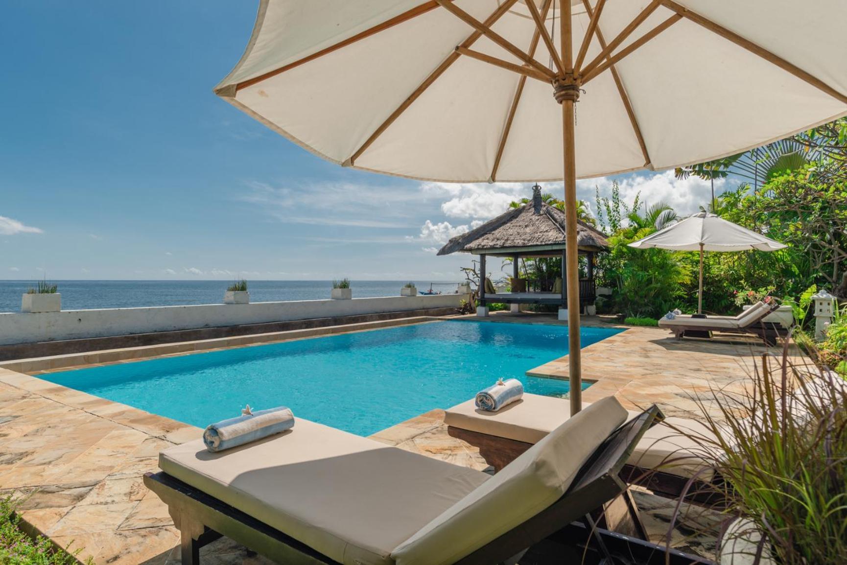 Gorgeous Beachfront Villa Lovina Banjar  Exterior photo