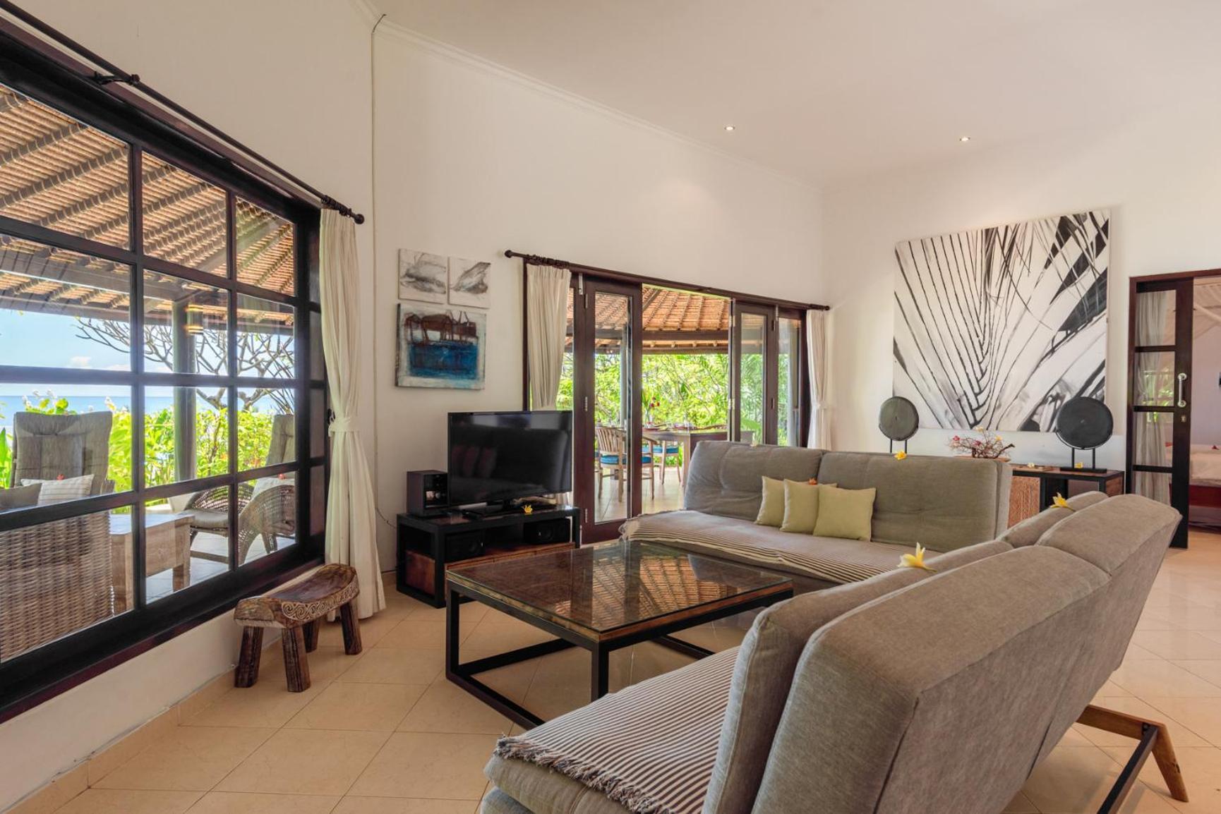 Gorgeous Beachfront Villa Lovina Banjar  Exterior photo