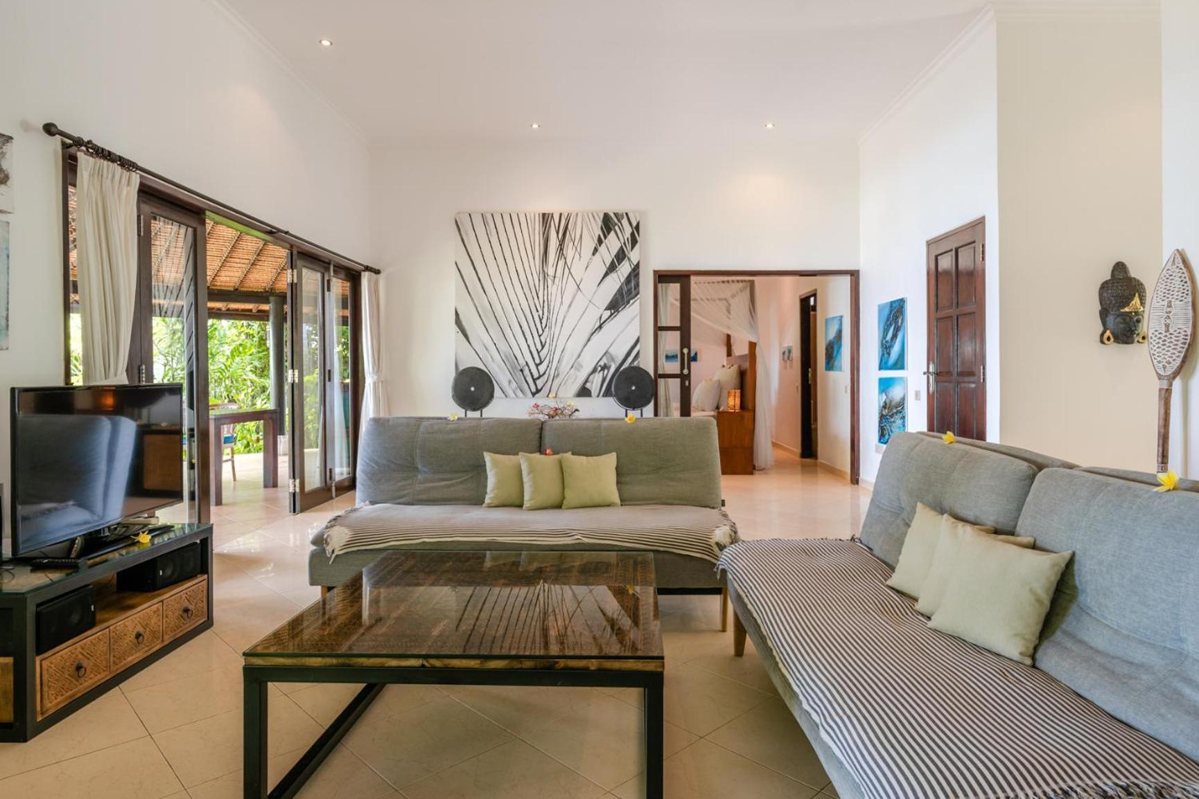 Gorgeous Beachfront Villa Lovina Banjar  Exterior photo