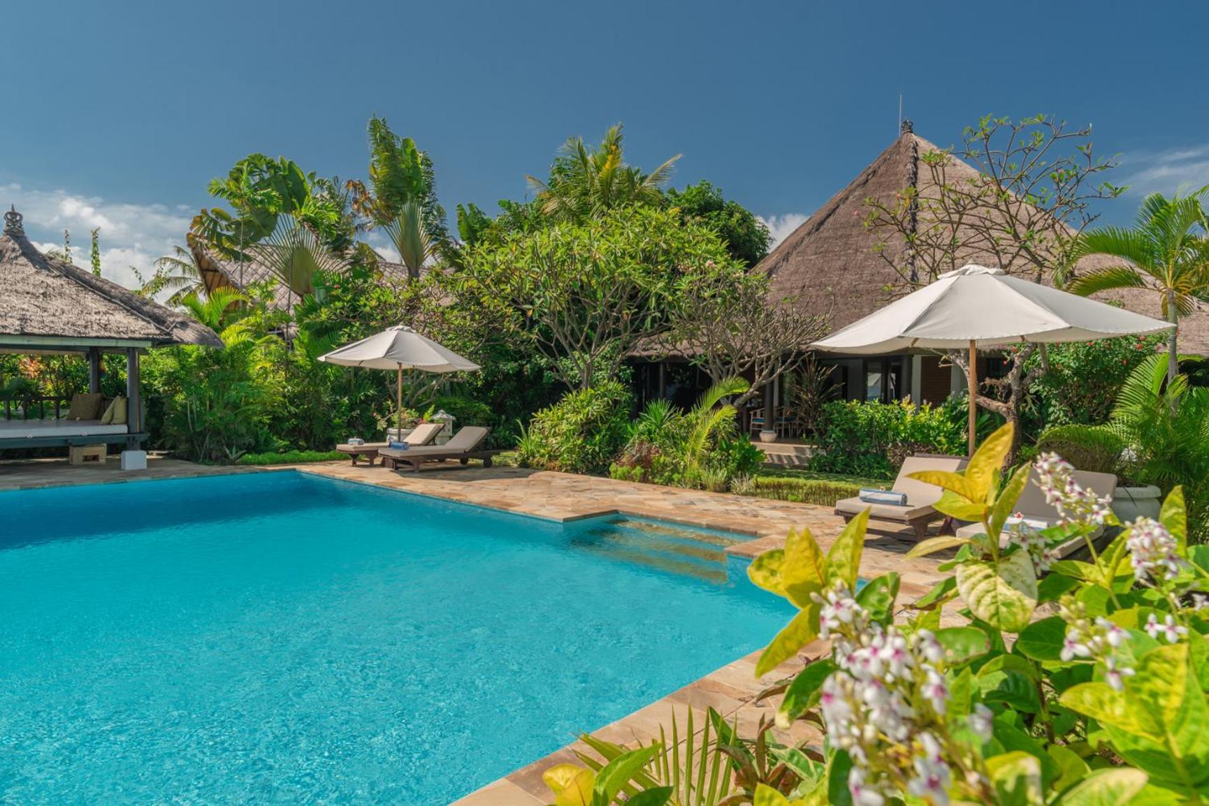 Gorgeous Beachfront Villa Lovina Banjar  Exterior photo