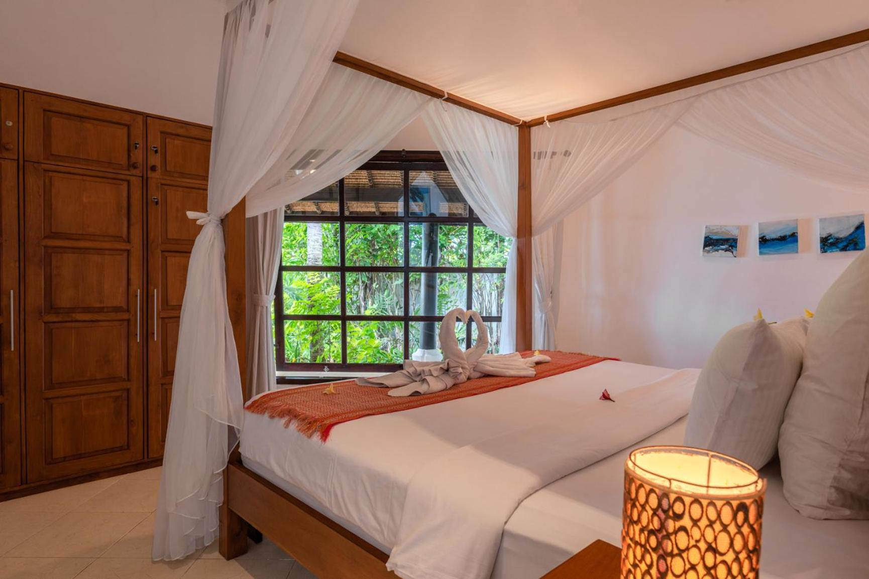 Gorgeous Beachfront Villa Lovina Banjar  Exterior photo